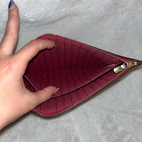 Louis Vuitton Neverfull PM with Pouch - Picture 16 of 16